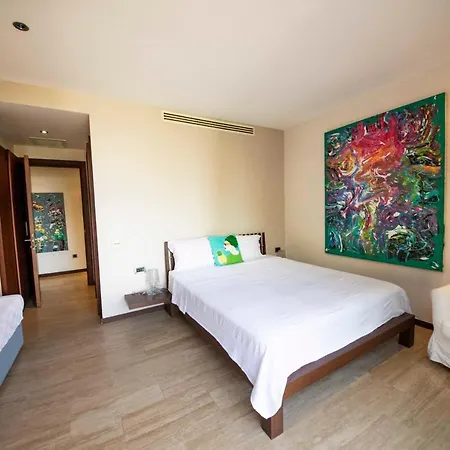 Splendid Near Beach In Апартаменты *